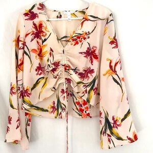 🌺 - Leith Bell Sleeve Floral Blouse